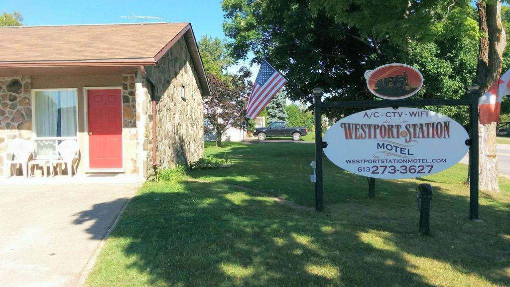 Westport Station Motel Exterior photo