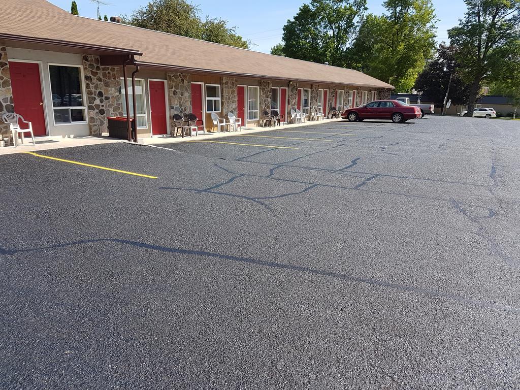 Westport Station Motel Exterior photo